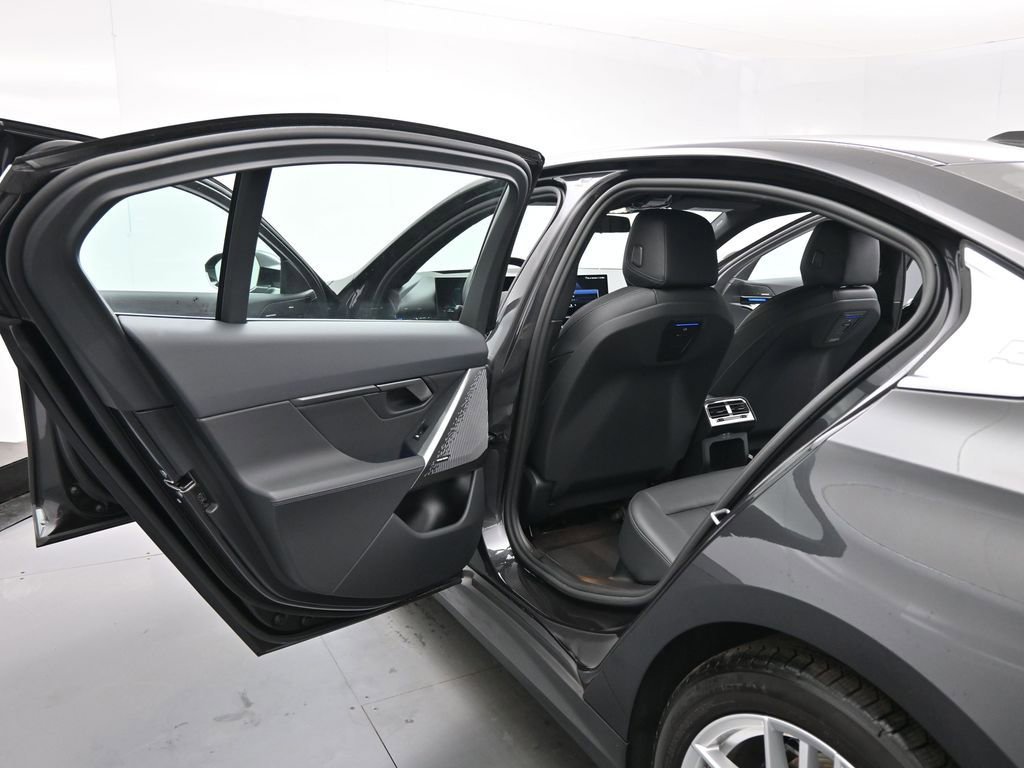 Used 2025 BMW 530i image 15