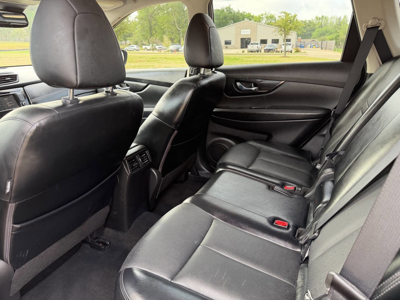 Used 2018 Nissan Rogue SL w/ Premium Package image 14