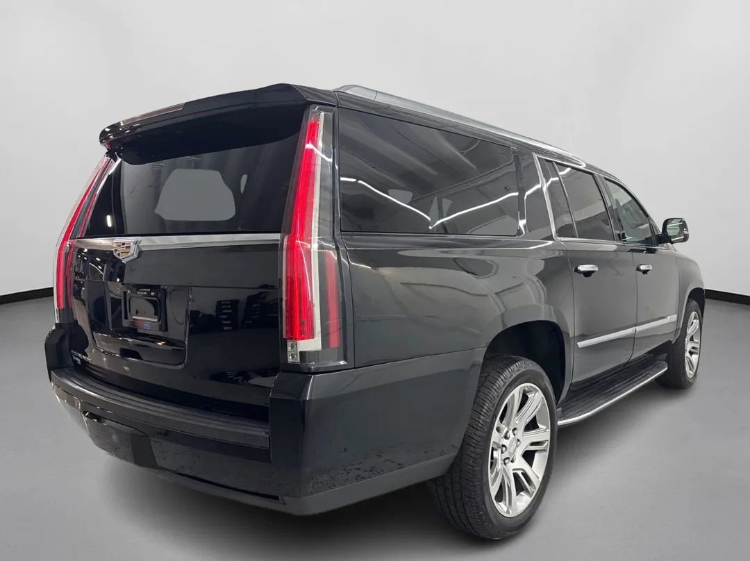 Used 2020 Cadillac Escalade ESV Premium Luxury image 10