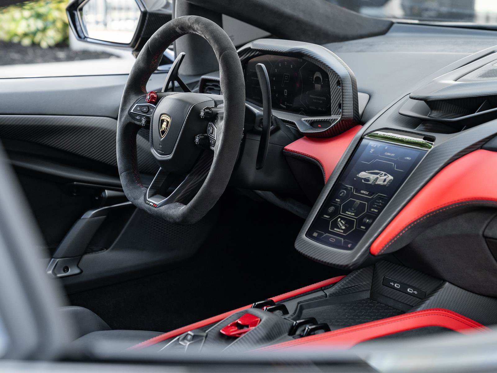 Used 2024 Lamborghini Revuelto image 14