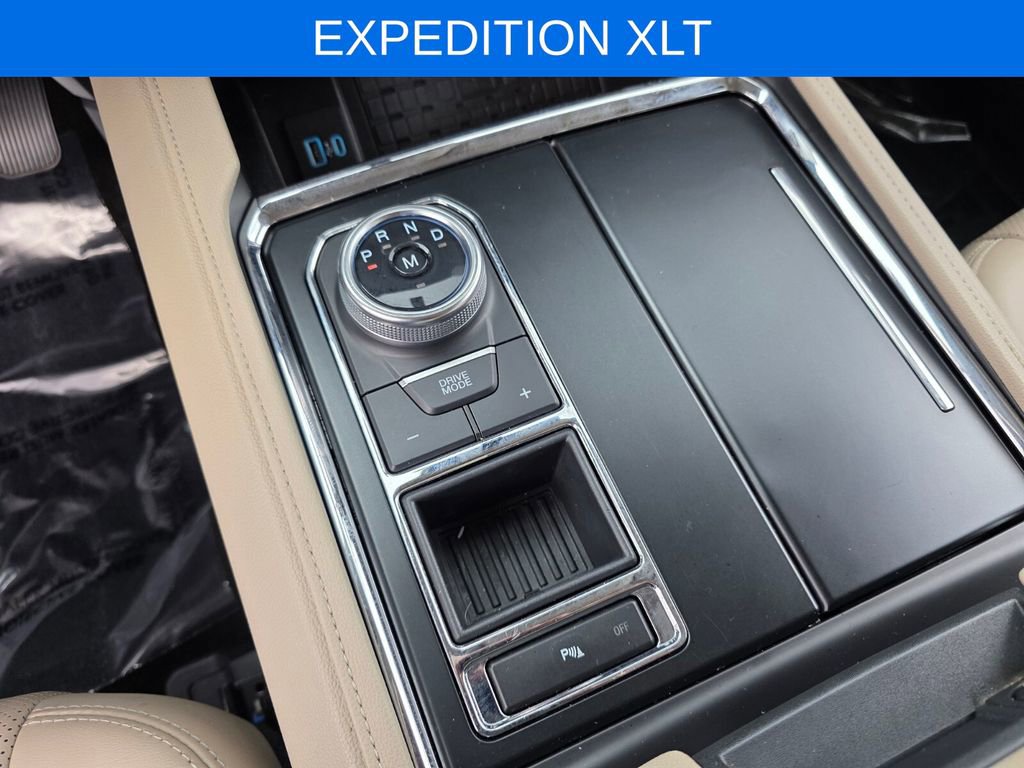 Used 2022 Ford Expedition XLT image 24