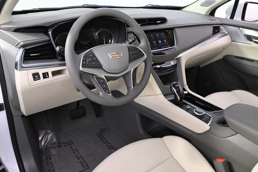 New 2025 Cadillac XT5 Premium Luxury w/ LPO, Floor Liner Package AWD/4WD image 12