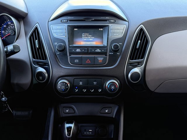 Used 2015 Hyundai Tucson SE image 17