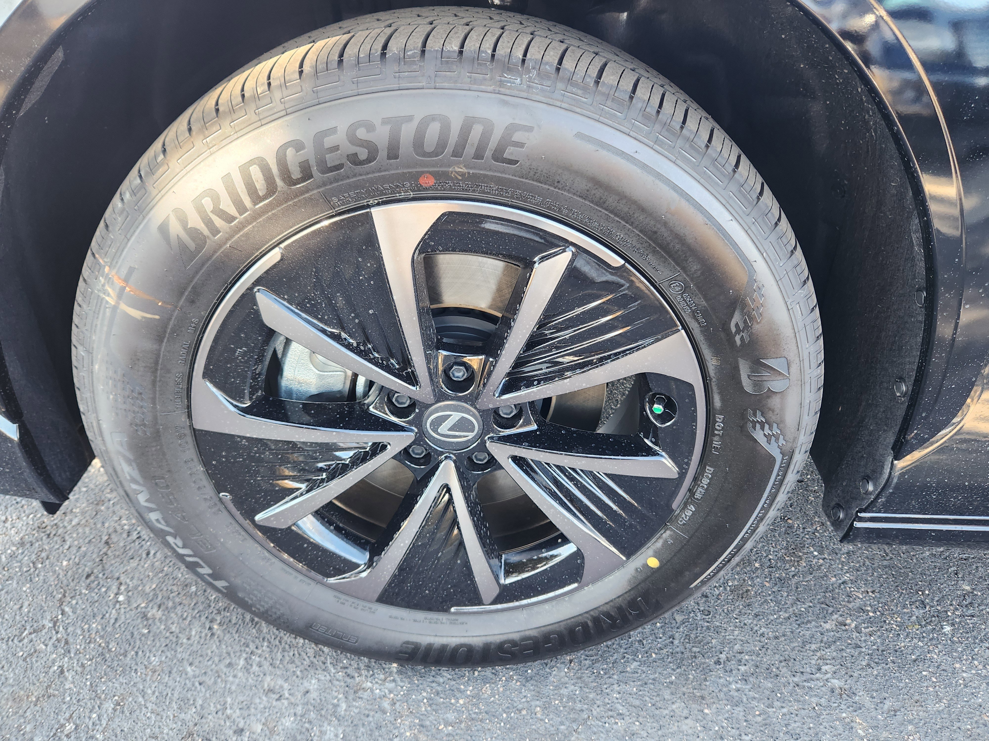 New 2026 Lexus RZ 450e AWD image 10