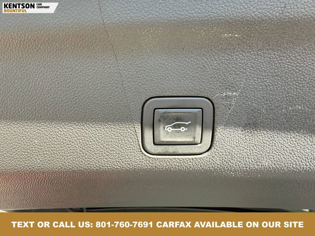 Used 2025 GMC Yukon Denali w/ Sun & Power Step Package image 41