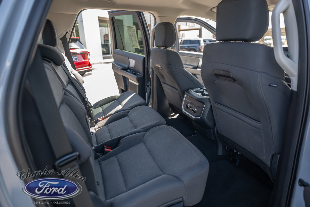 Used 2025 Ford Expedition Active AWD/4WD image 14