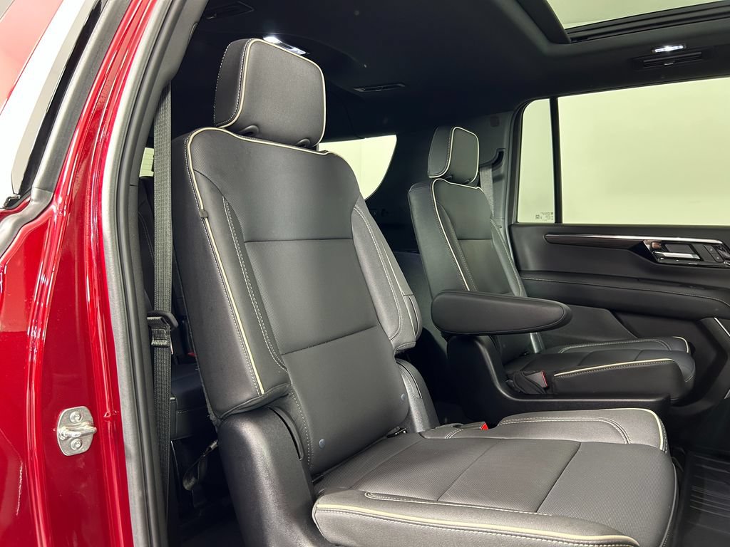 Used 2025 Chevrolet Suburban Premier w/ Sun And Tow Package AWD/4WD image 26