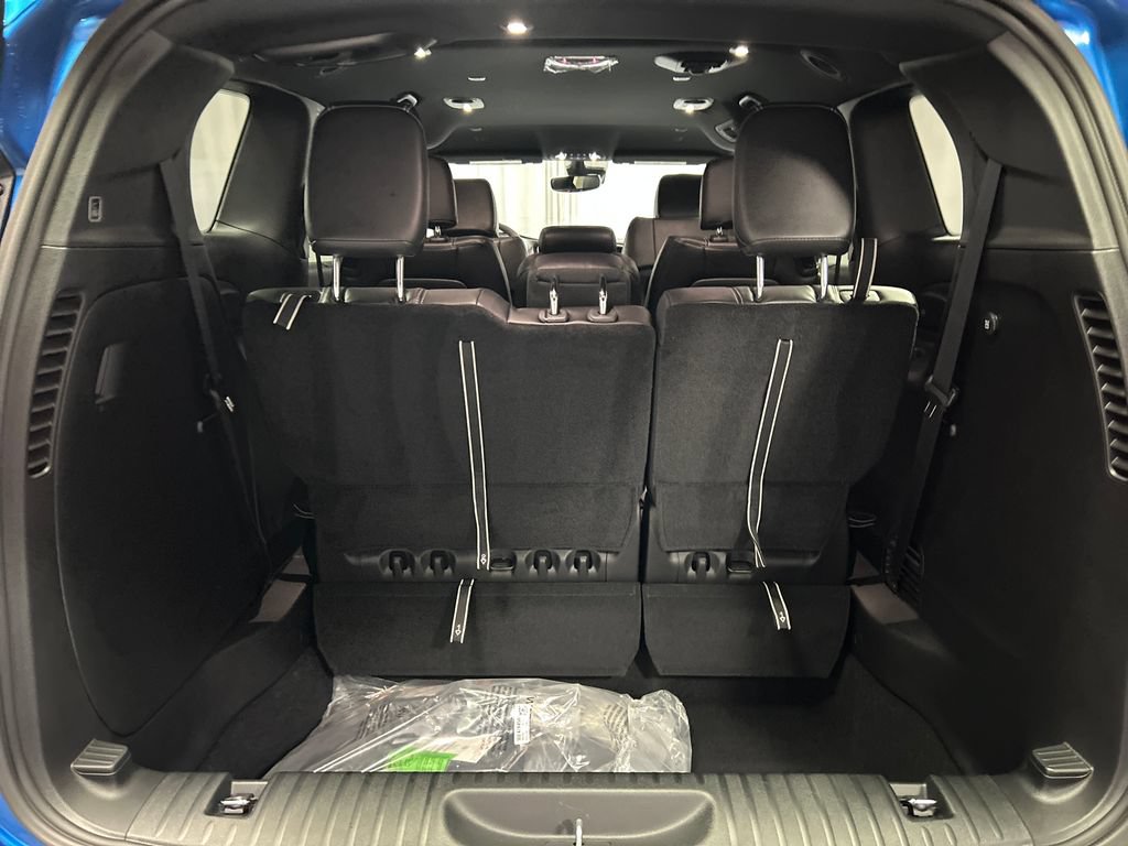 New 2027 Chrysler Pacifica Select w/ Family Tech Group FWD image 23