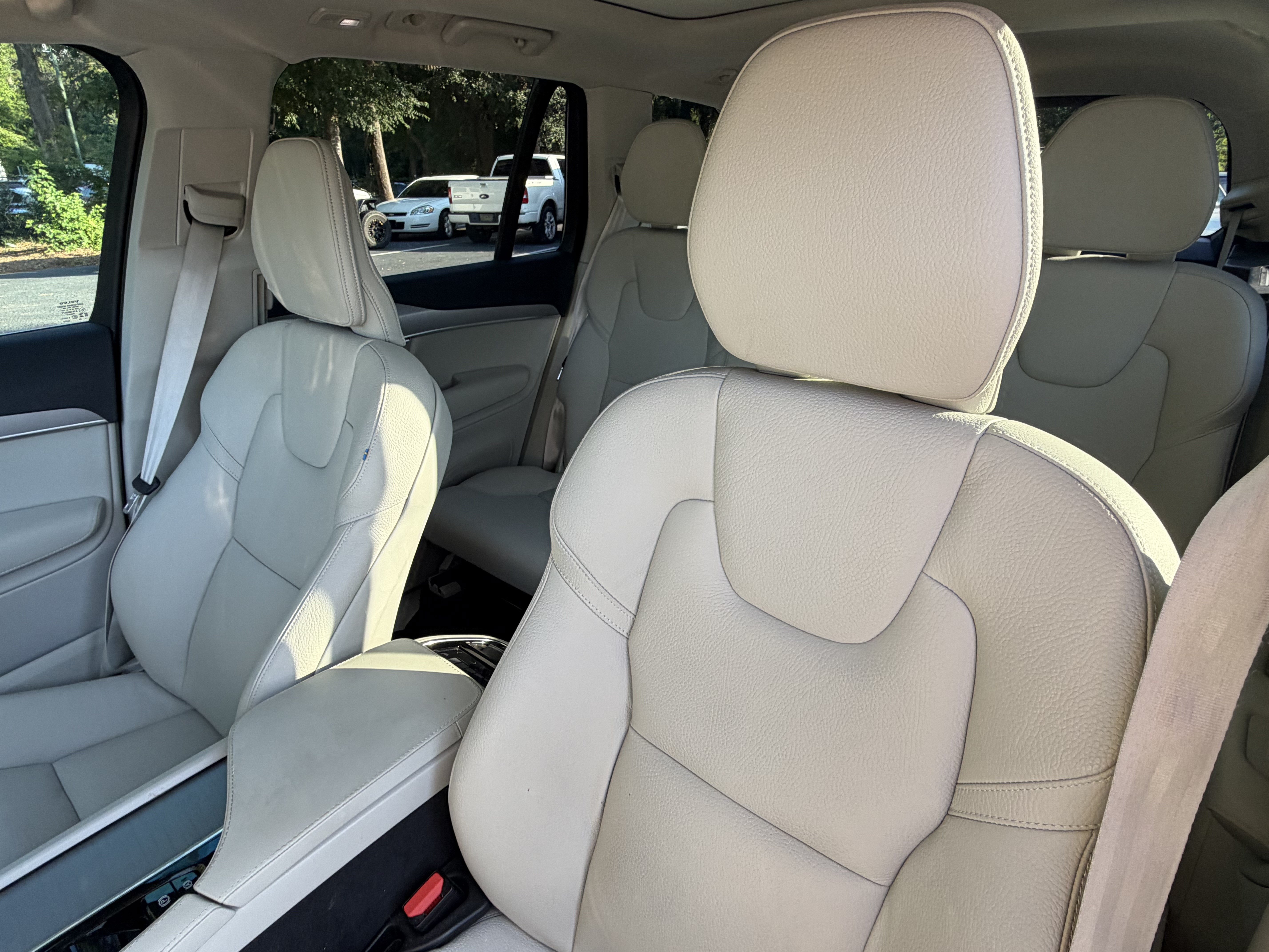 Used 2024 Volvo XC90 B5 Core w/ Climate Package AWD/4WD image 17