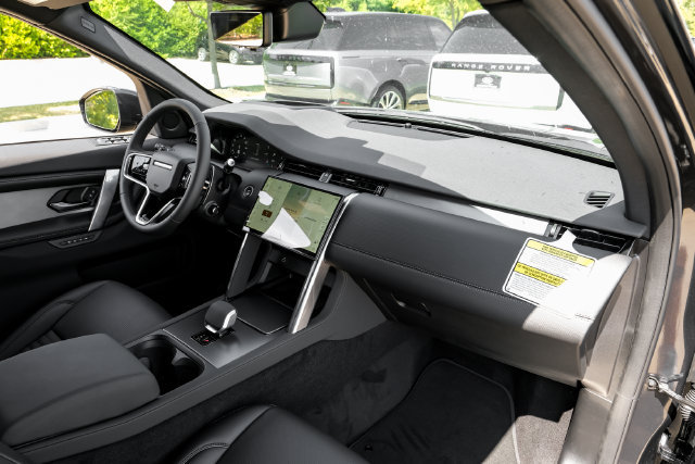 New 2026 Land Rover Discovery Sport Landmark AWD/4WD image 16
