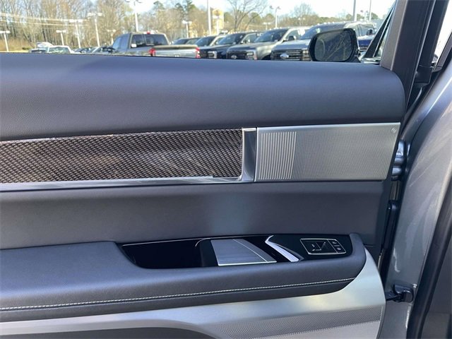 Used 2026 Cadillac Vistiq Sport image 22