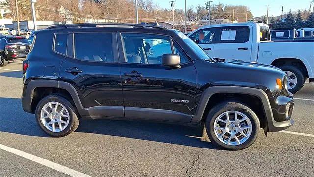 Certified 2023 Jeep Renegade Latitude w/ Sun/Sound Group image 9