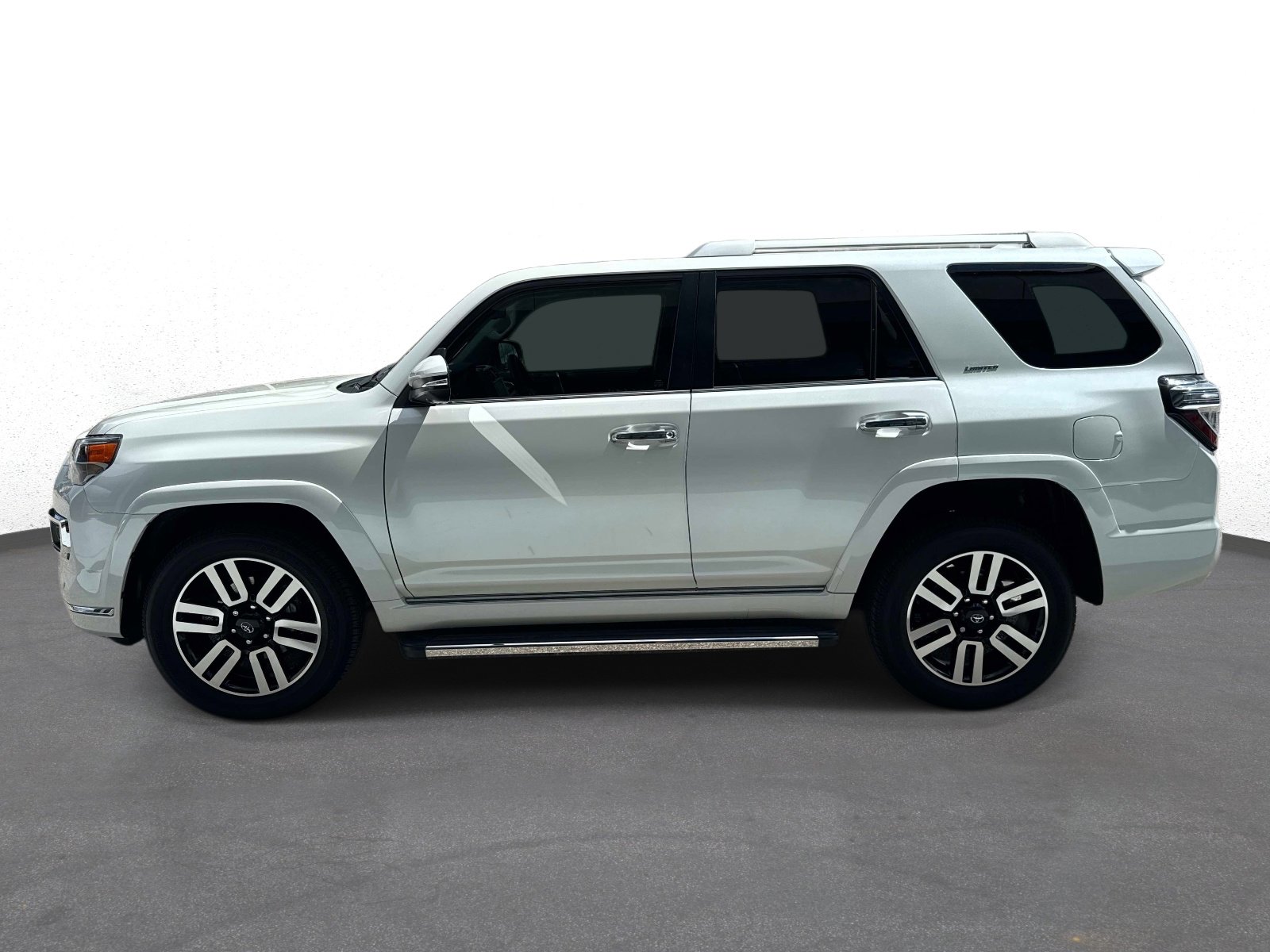 Used 2024 Toyota 4Runner Limited AWD/4WD image 6