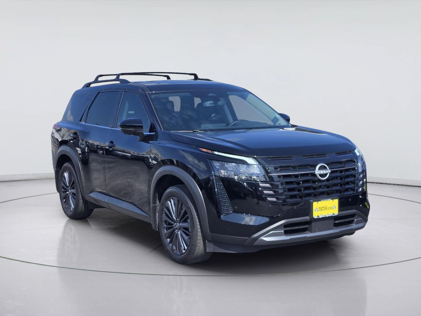 Used 2026 Nissan Pathfinder SL w/ SL Premium Package FWD image 3