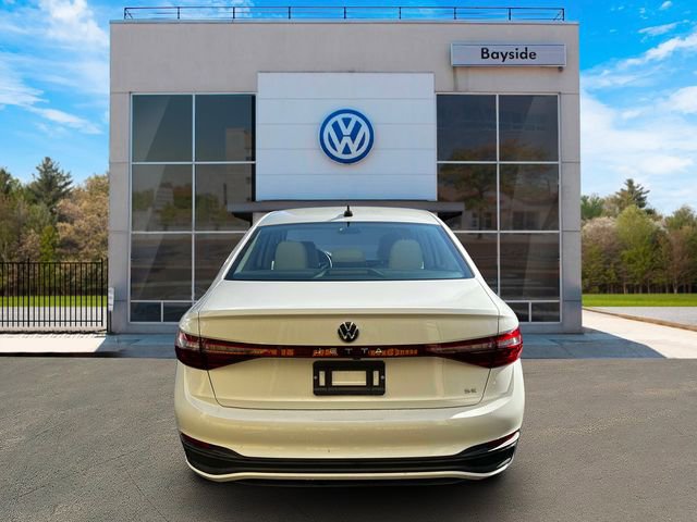 Used 2025 Volkswagen Jetta SE image 6