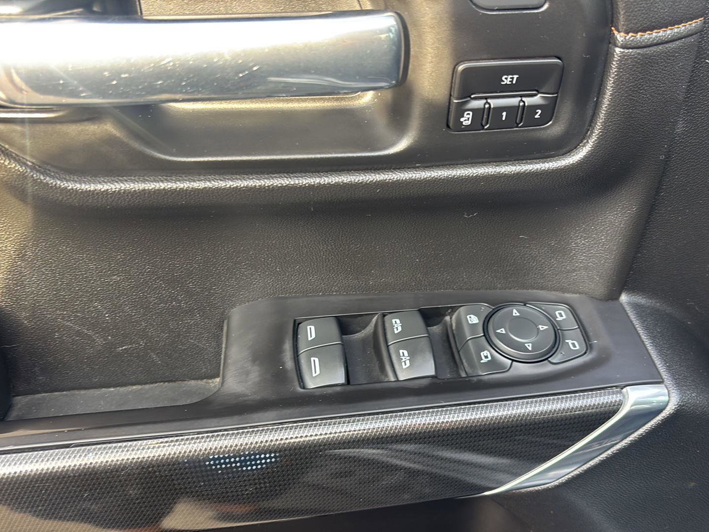 Used 2021 GMC Sierra 1500 AT4 w/ Technology Package image 11