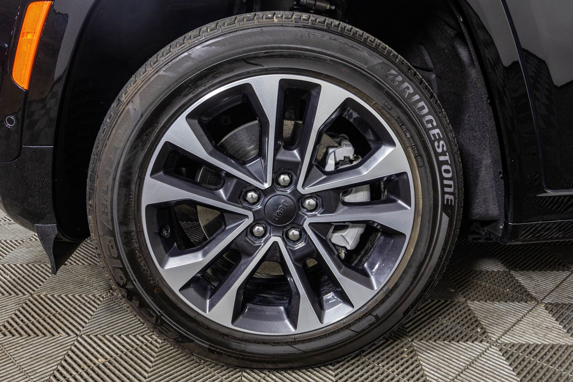 Used 2024 Jeep Grand Cherokee Overland w/ Luxury Tech Group IV image 55