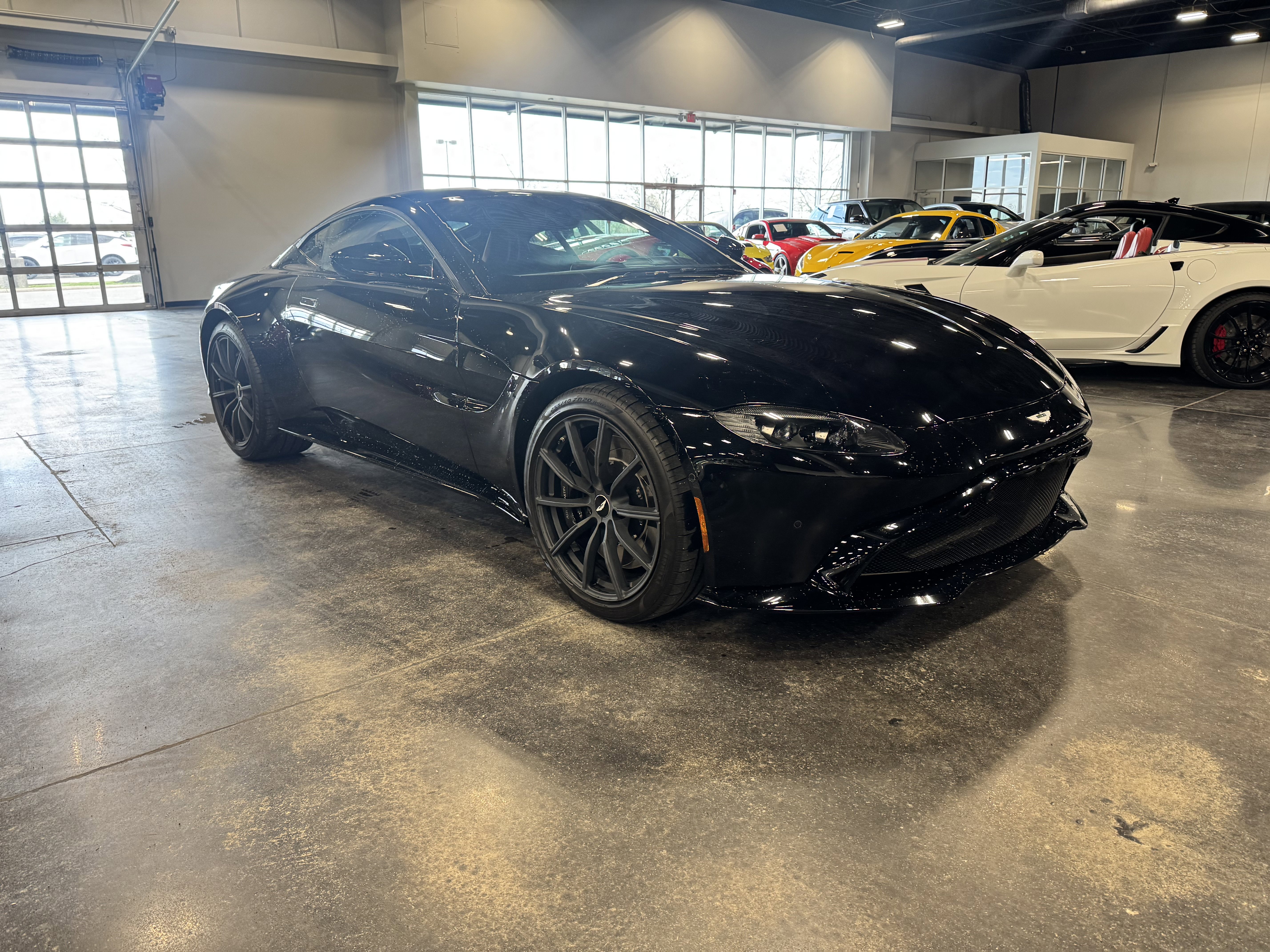 Used 2020 Aston Martin V8 Vantage Coupe image 18