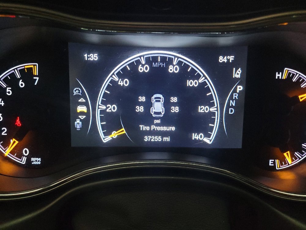 Used 2022 Jeep Grand Cherokee Laredo E RWD image 23