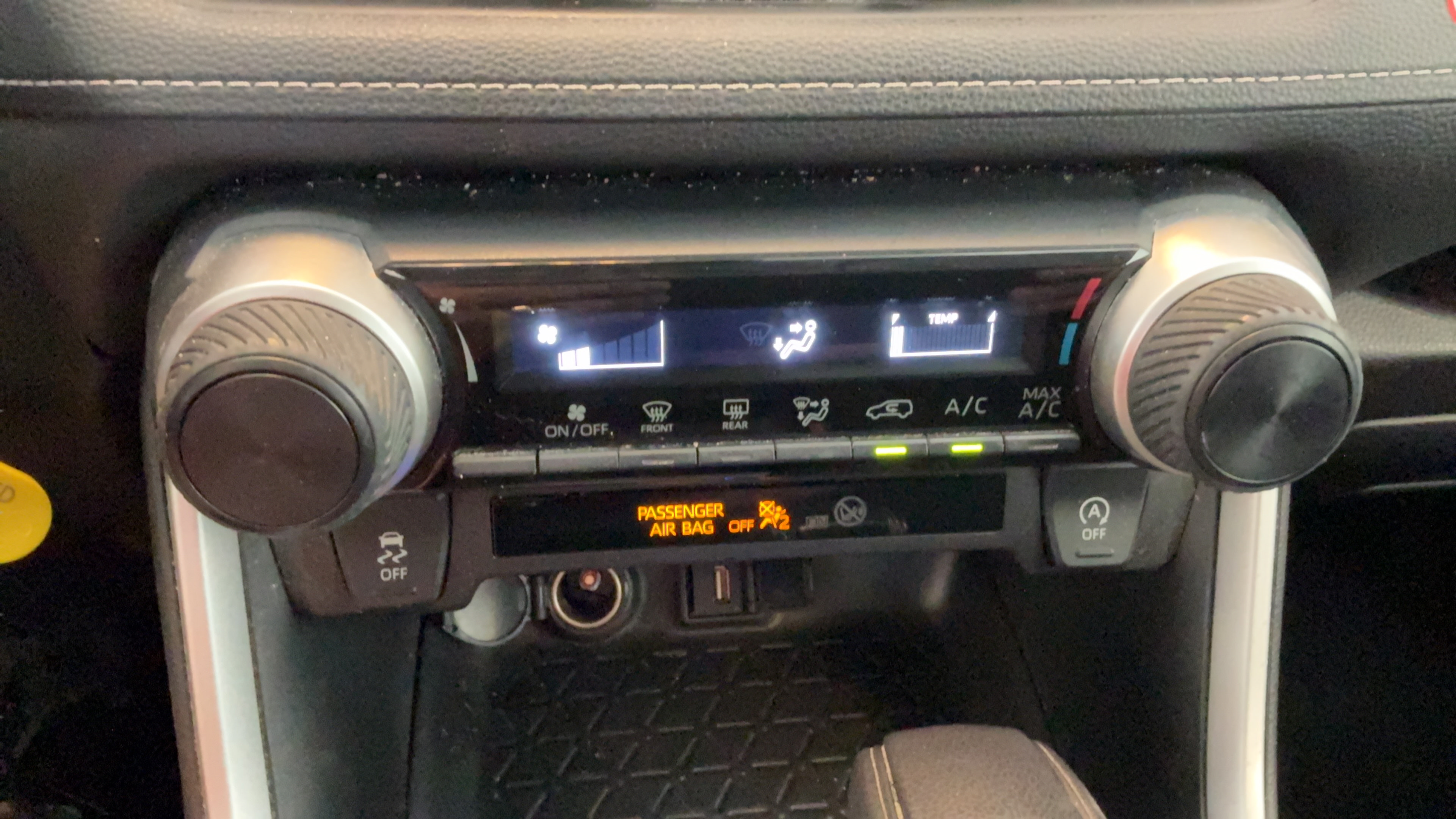 Used 2022 Toyota RAV4 LE AWD/4WD image 19