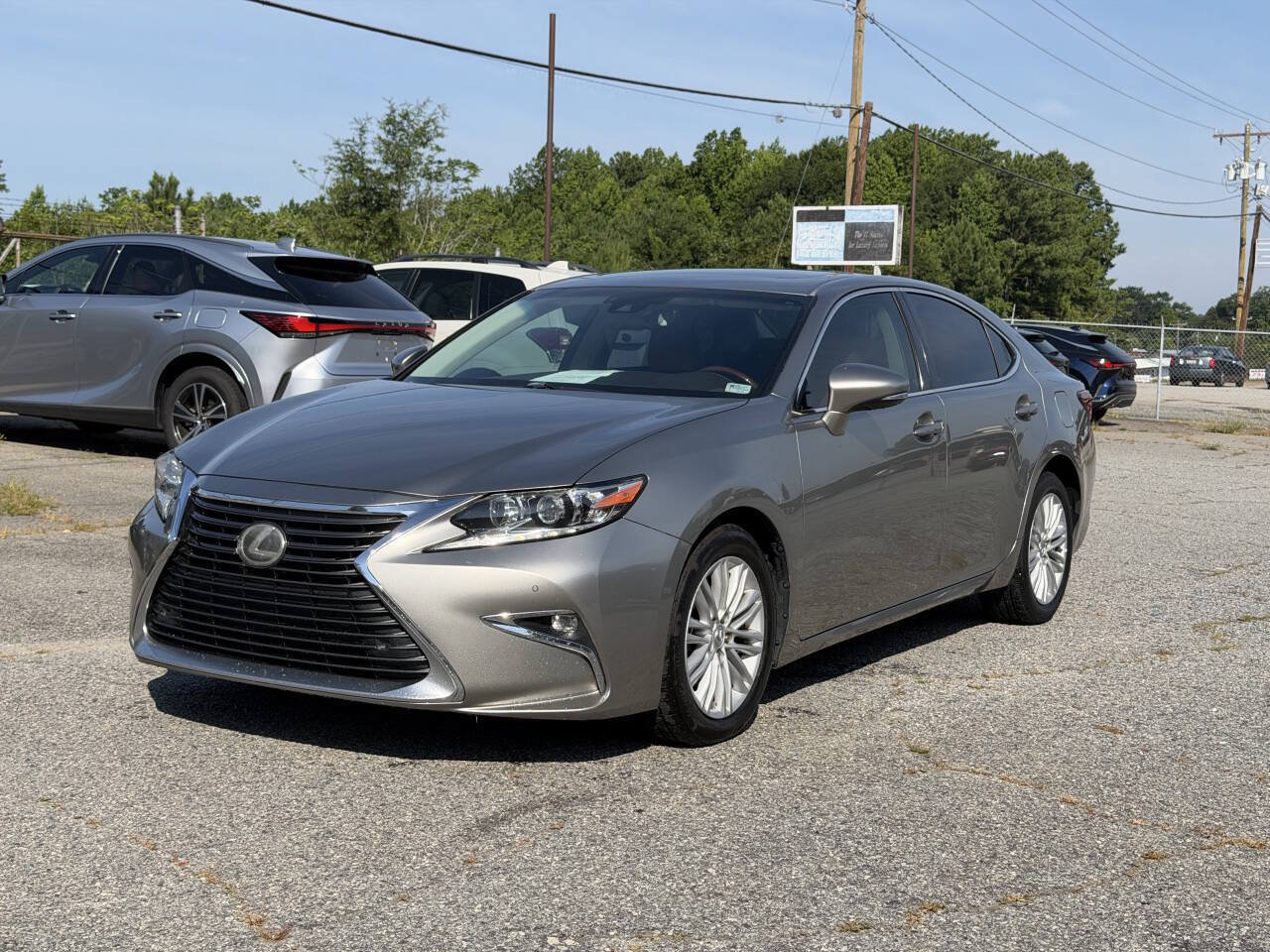 Used 2017 Lexus ES 350 FWD image 2