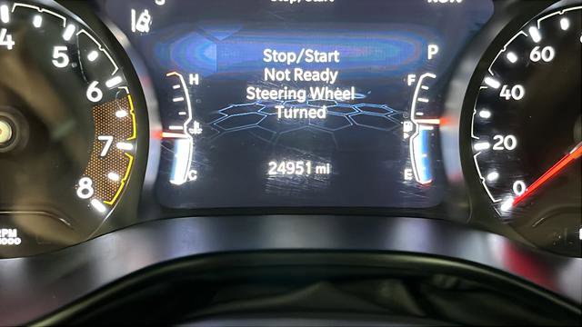Used 2025 Jeep Compass Limited AWD/4WD image 10