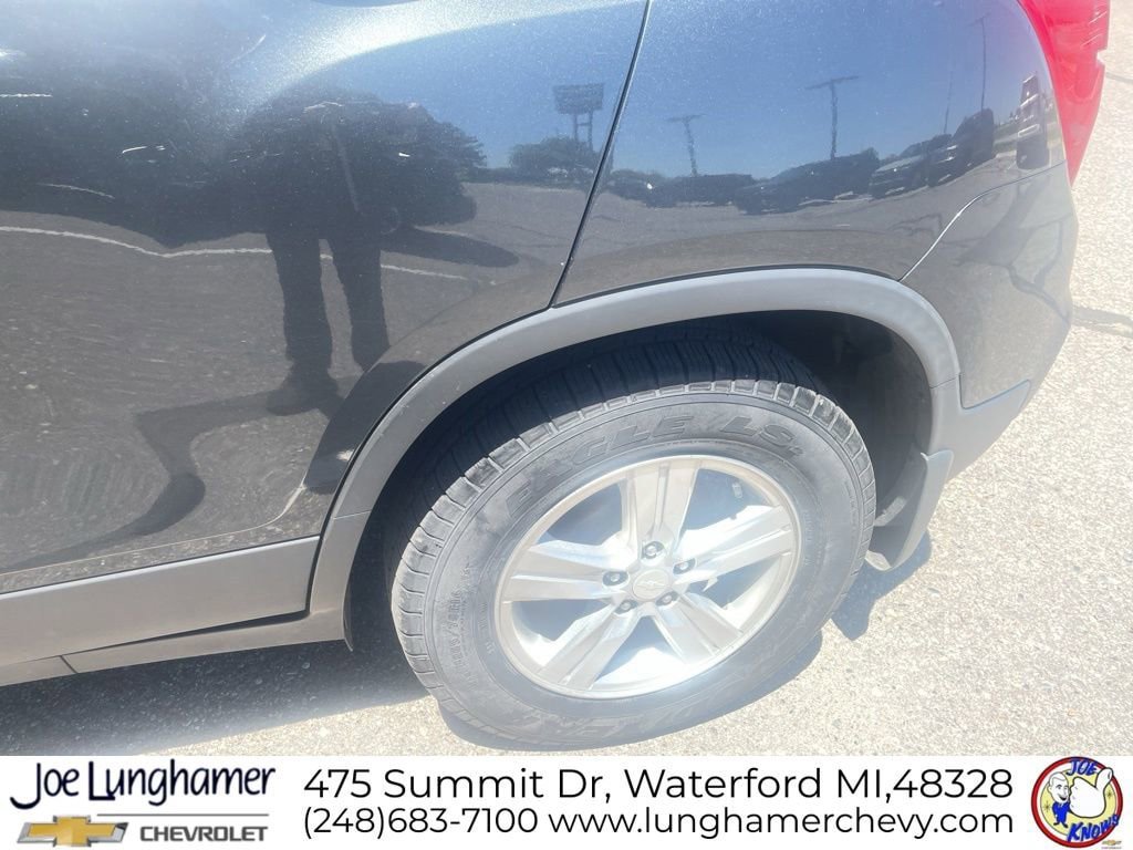 Used 2019 Chevrolet Trax LS w/ Tint and Cruise Package FWD image 9