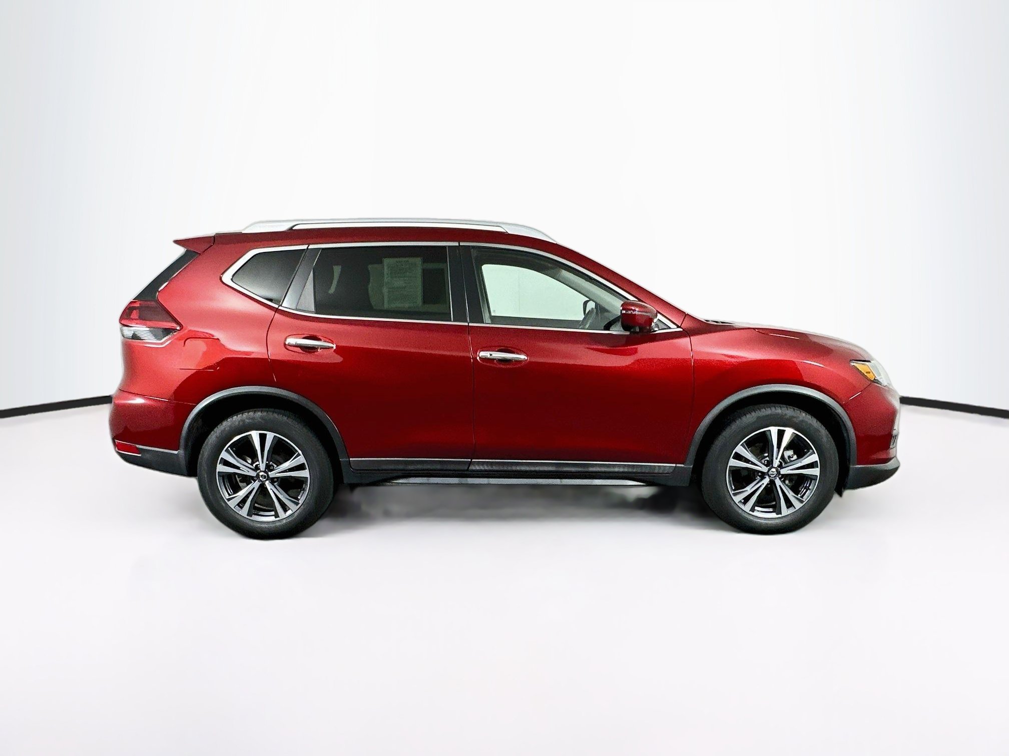 Used 2019 Nissan Rogue SV w/ Premium Package FWD image 10
