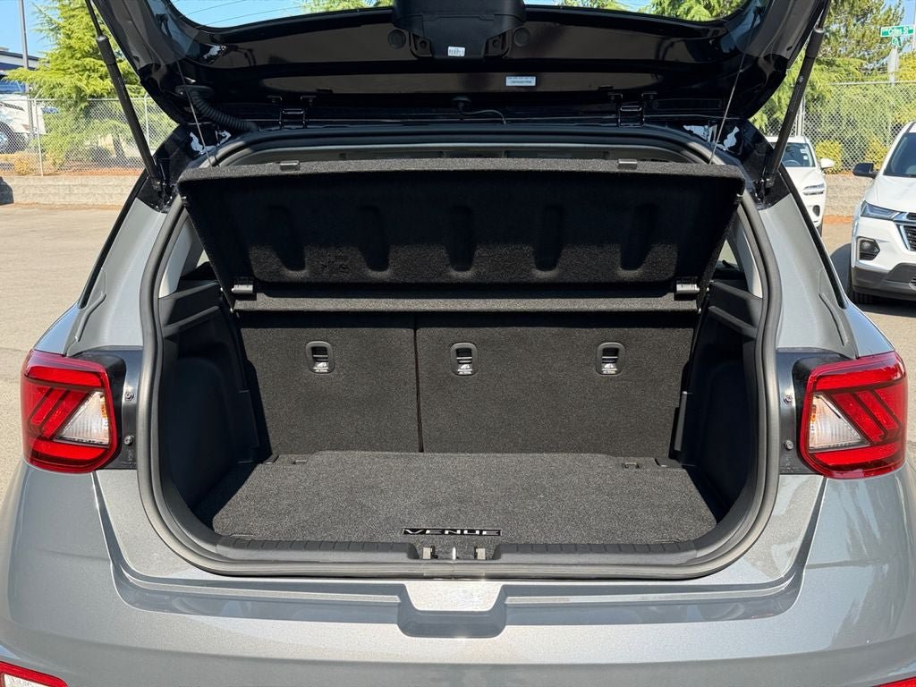 Certified 2025 Hyundai Venue Limited FWD image 22