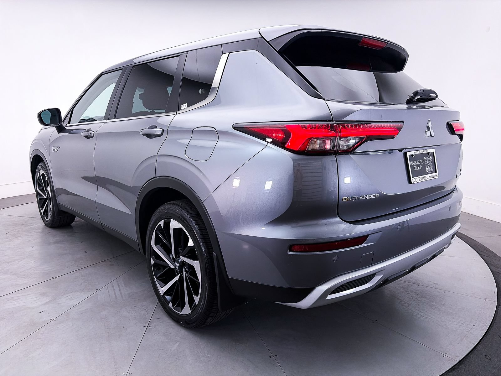 Used 2023 Mitsubishi Outlander SE AWD/4WD image 13