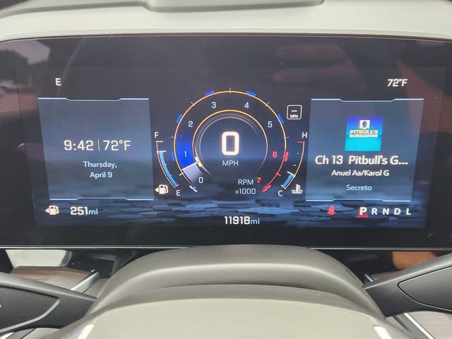 Used 2025 Chevrolet Suburban LS RWD image 7