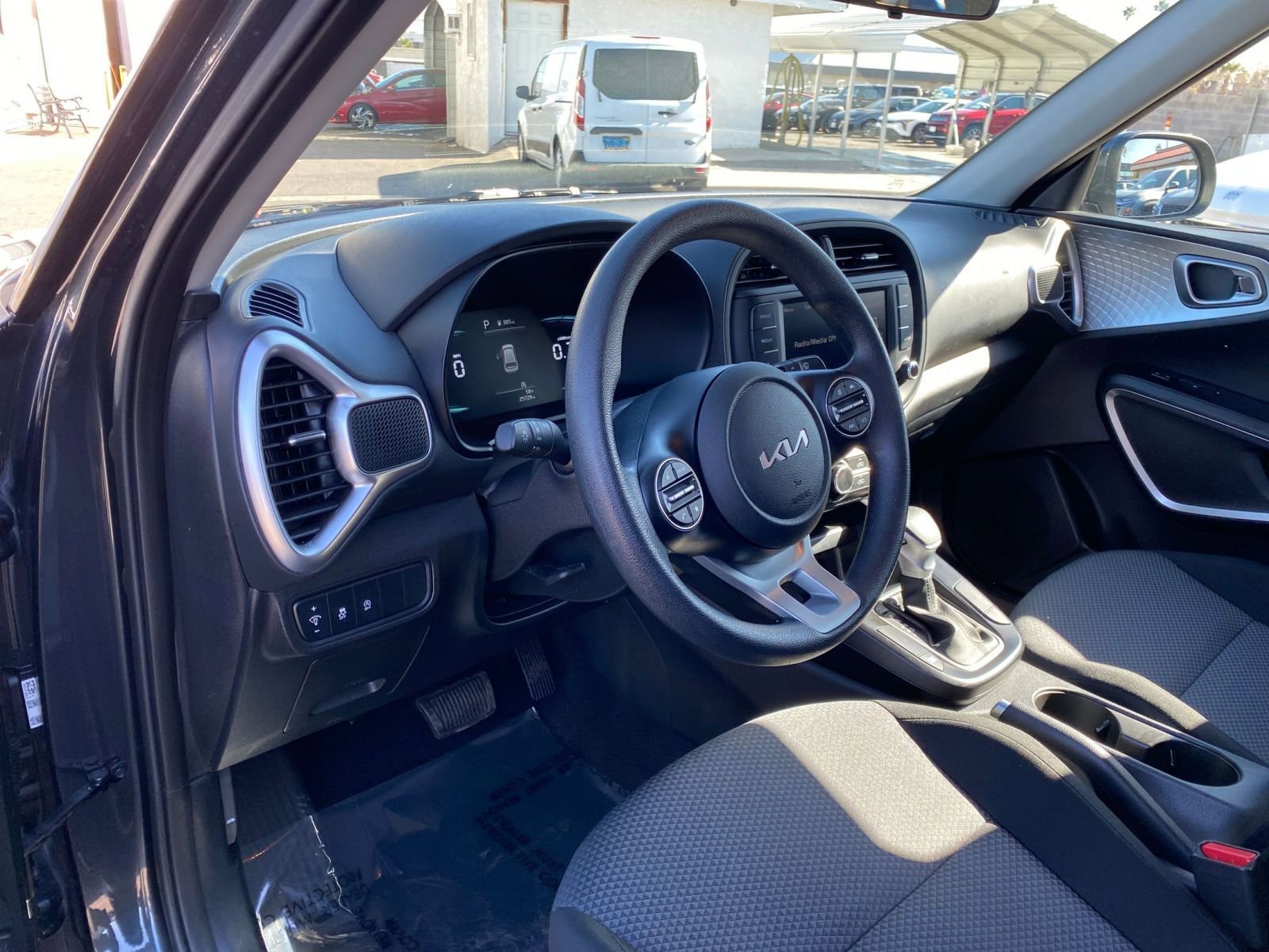 Used 2025 Kia Soul LX w/ LX Technology Package image 33