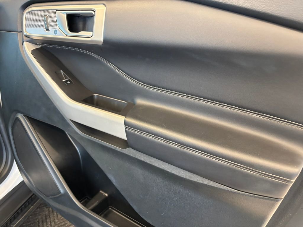Used 2023 Ford Explorer Limited image 25