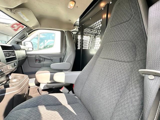 Used 2025 Chevrolet Express 2500 w/ Driver Convenience Package RWD image 38