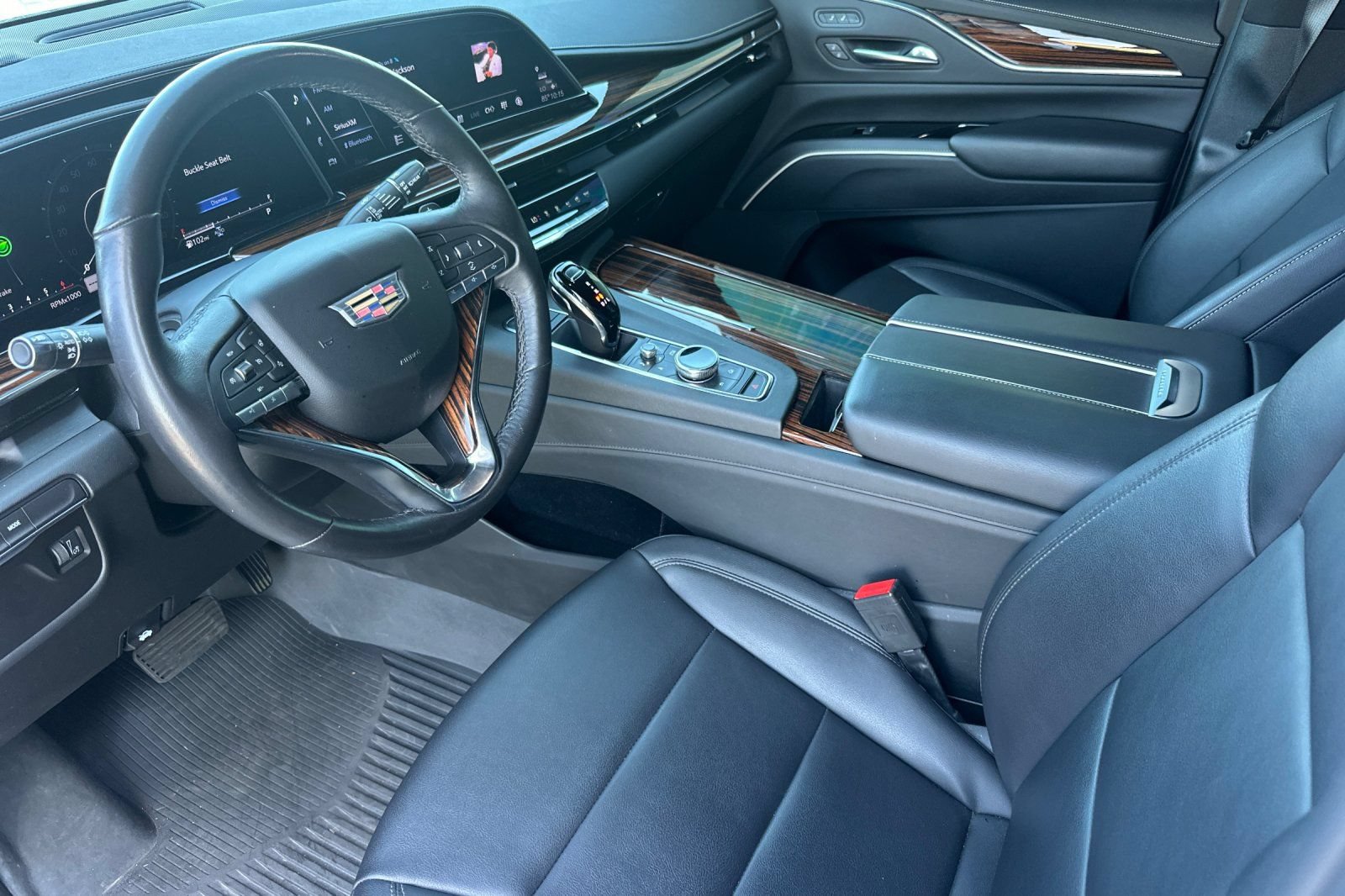 Used 2022 Cadillac Escalade Luxury AWD/4WD image 10