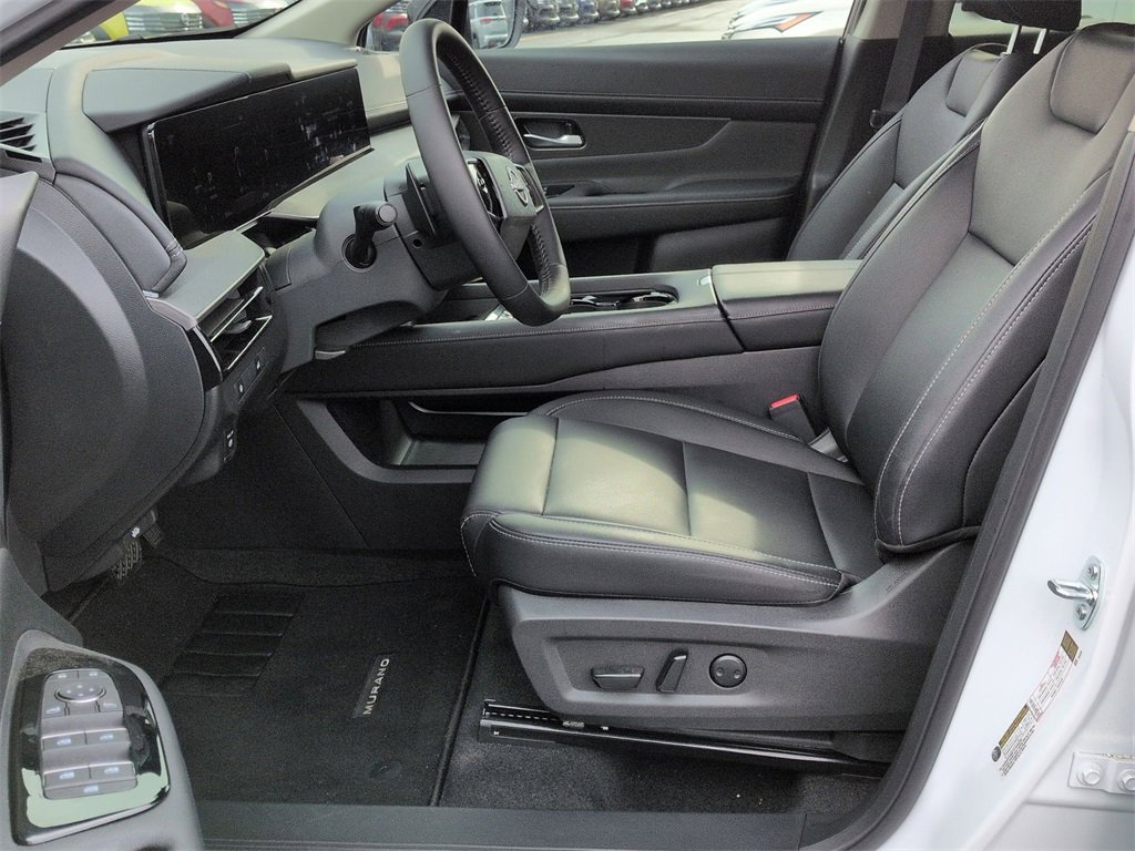 Used 2025 Nissan Murano SV image 14