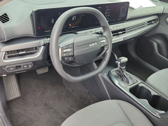 Used 2025 Kia K4 FWD image 16