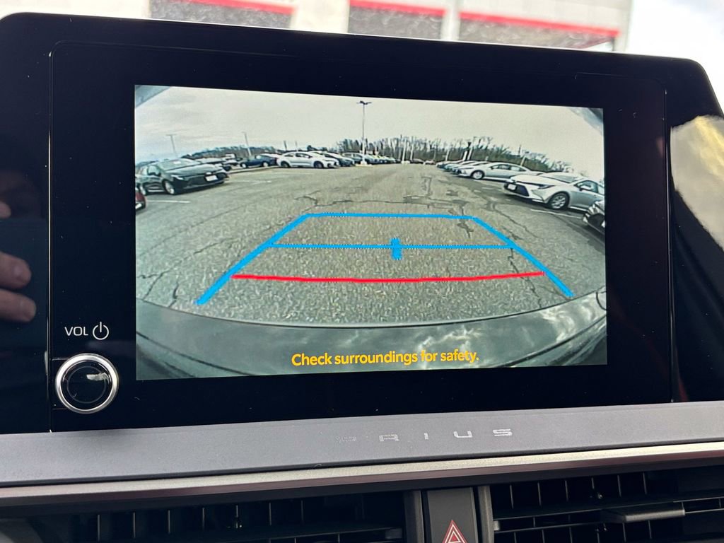 New 2026 Toyota Prius Plug-In Hybrid SE image 17