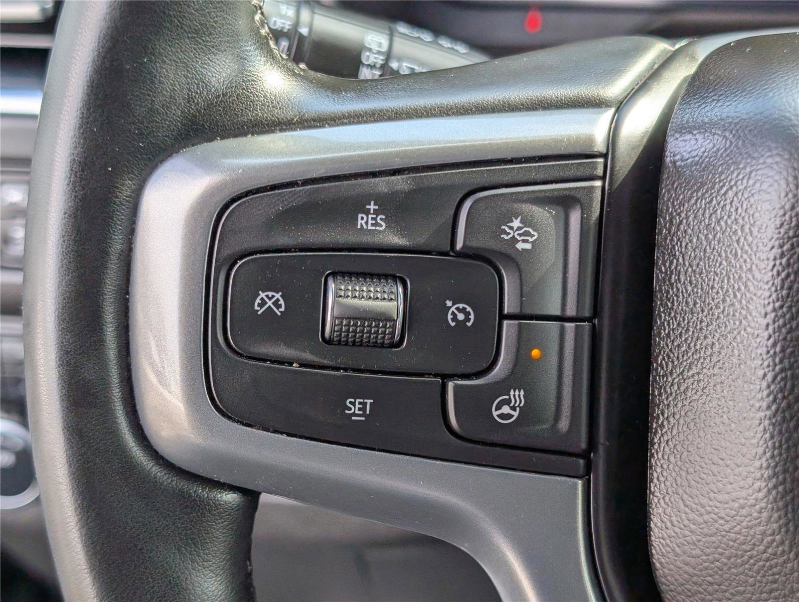 Used 2024 Chevrolet Suburban Premier image 25