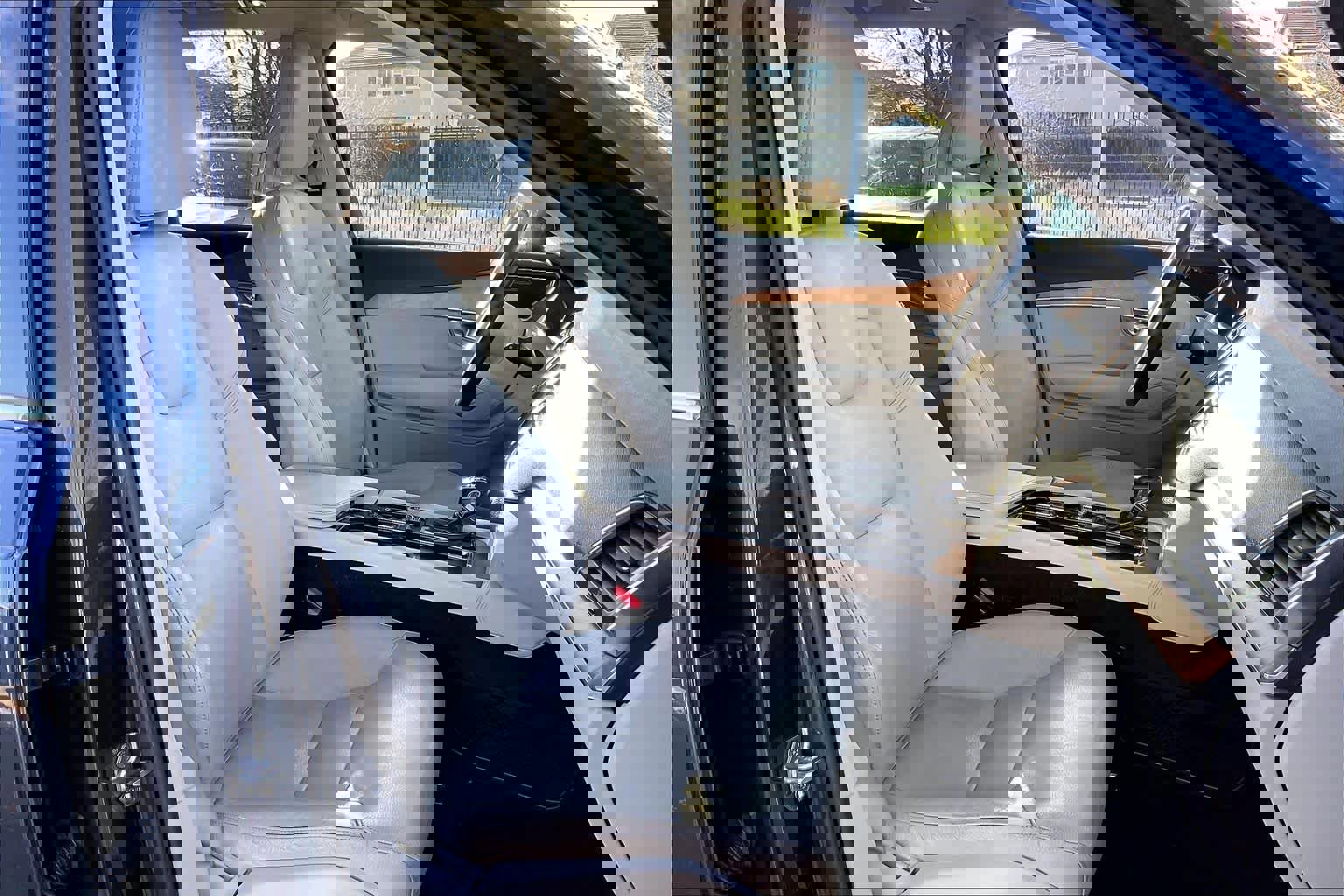 Used 2021 Volvo XC90 T5 Momentum w/ Protection Package Premier image 10