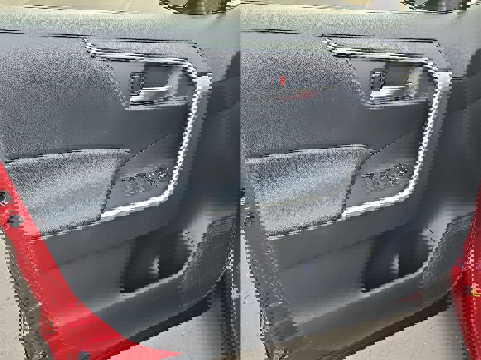 Used 2019 Toyota RAV4 XLE image 27