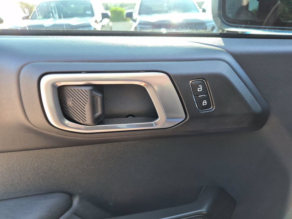 Used 2025 Ford Bronco Raptor AWD/4WD image 20