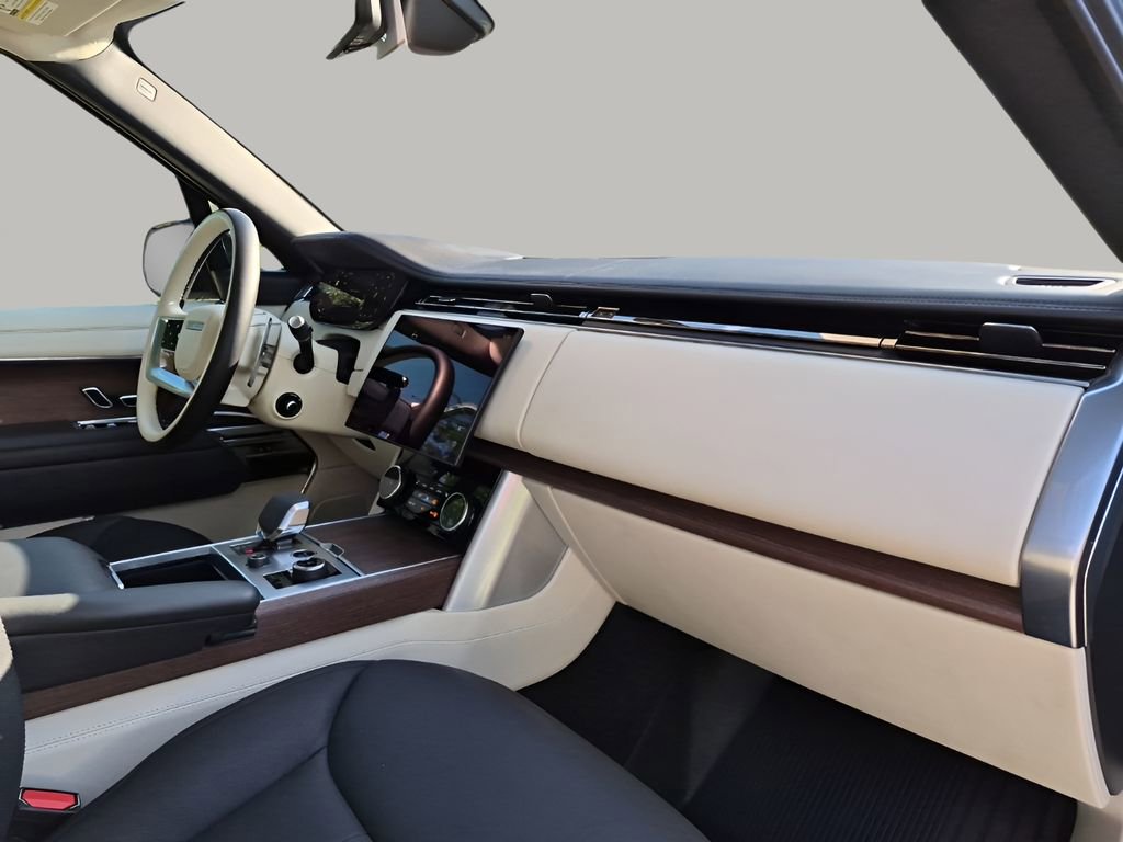 Used 2023 Land Rover Range Rover Autobiography image 14