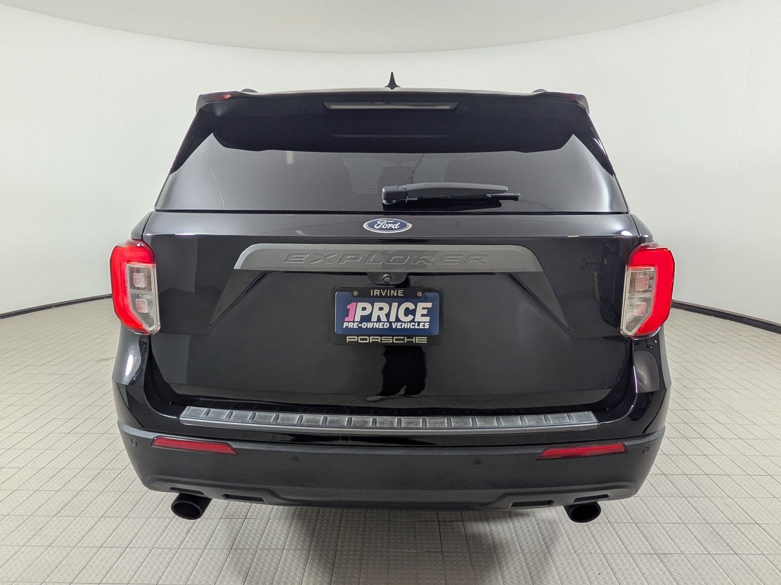 Used 2021 Ford Explorer XLT w/ Equipment Group 202A RWD image 10