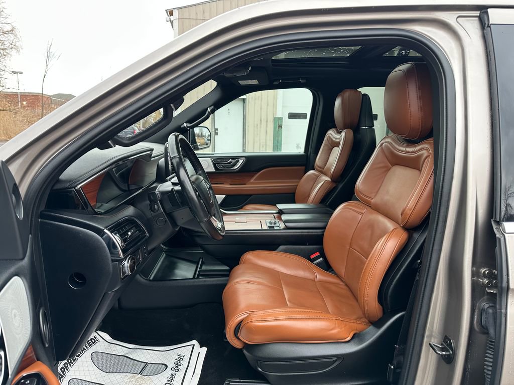 Used 2019 Lincoln Navigator Reserve w/ Cargo Package image 25