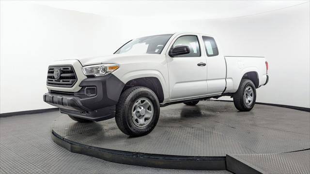 Used 2018 Toyota Tacoma SR RWD image 2