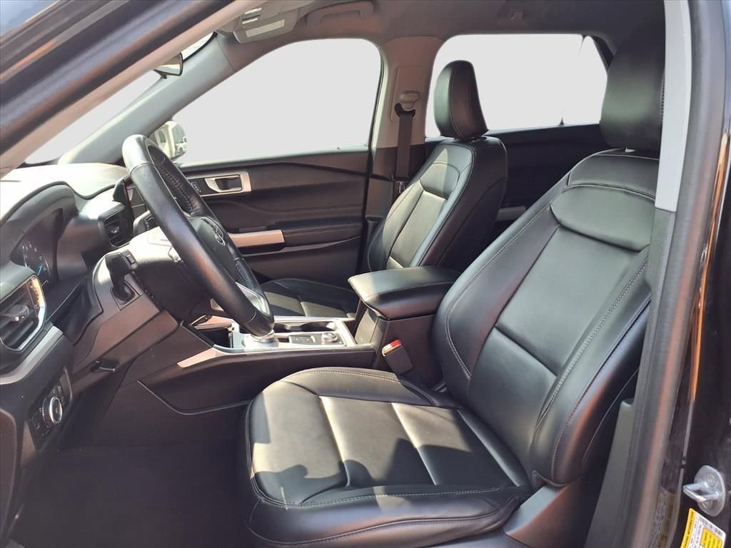 Used 2023 Ford Explorer XLT w/ Equipment Group 202A image 23