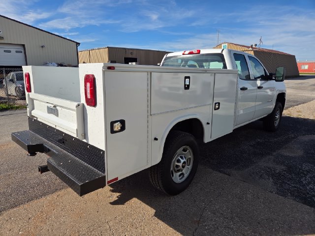 Used 2019 Chevrolet Silverado 2500 W/T AWD/4WD image 2