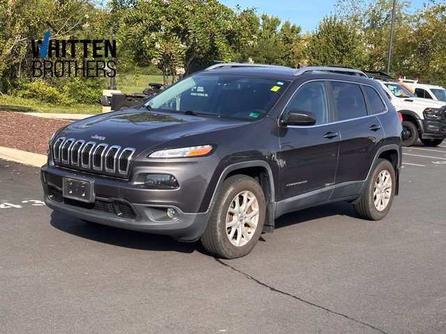 Used 2016 Jeep Cherokee Latitude w/ Cold Weather Group AWD/4WD image 1