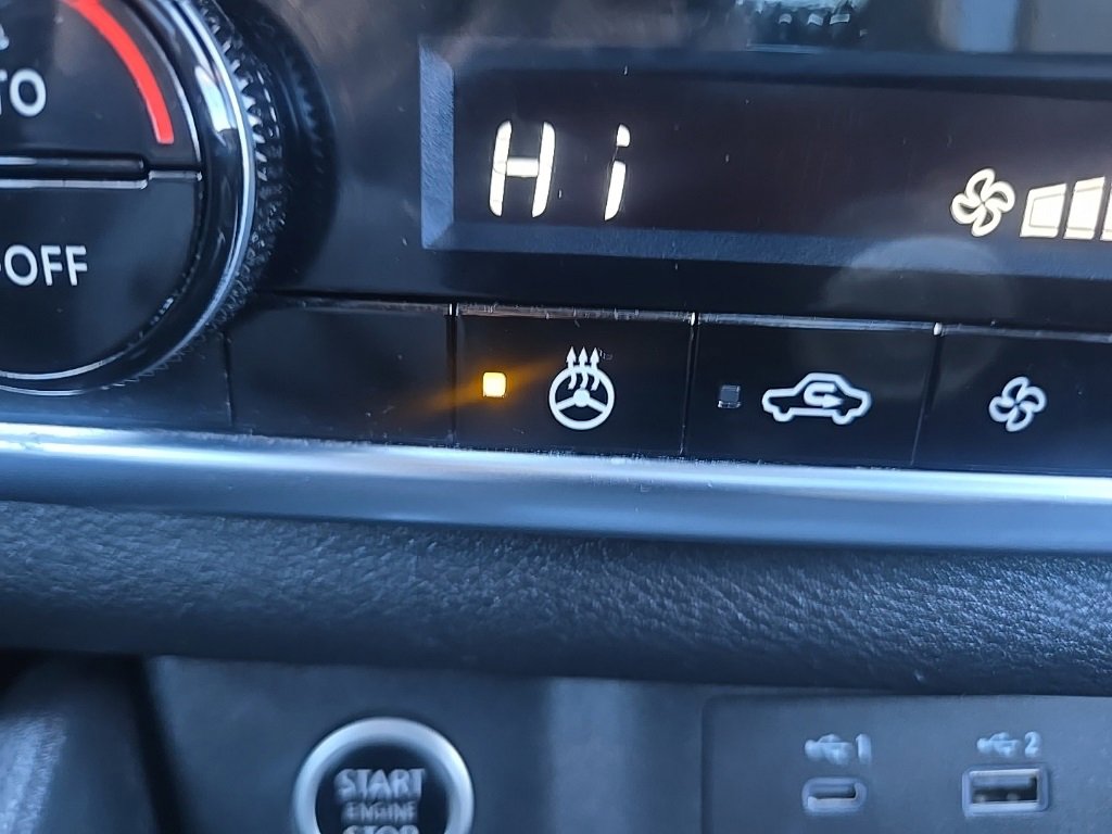 Used 2023 Nissan Rogue SV w/ SV Premium Package image 21